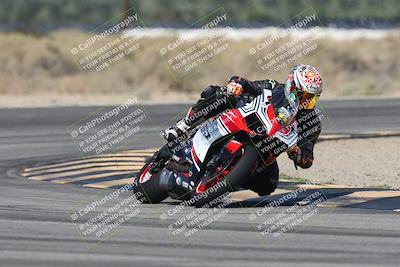 media/Oct-13-2025-Moto Forza (Mon) [[a66d839500]]/3-B Group/Session 3 (Turn 16)/